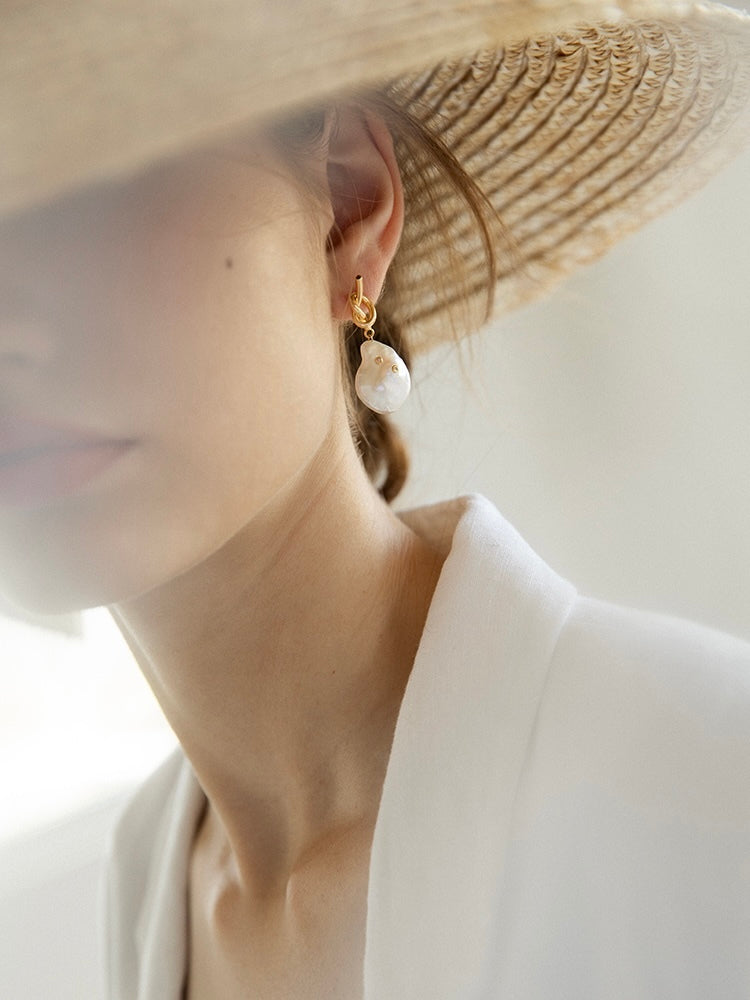 Baroque pearl earrings