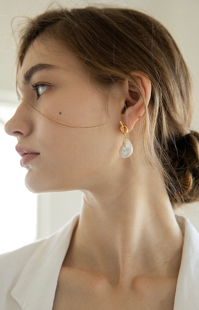 Baroque pearl earrings