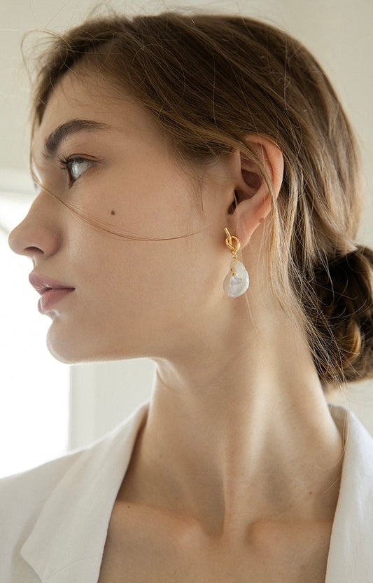 Baroque pearl earrings