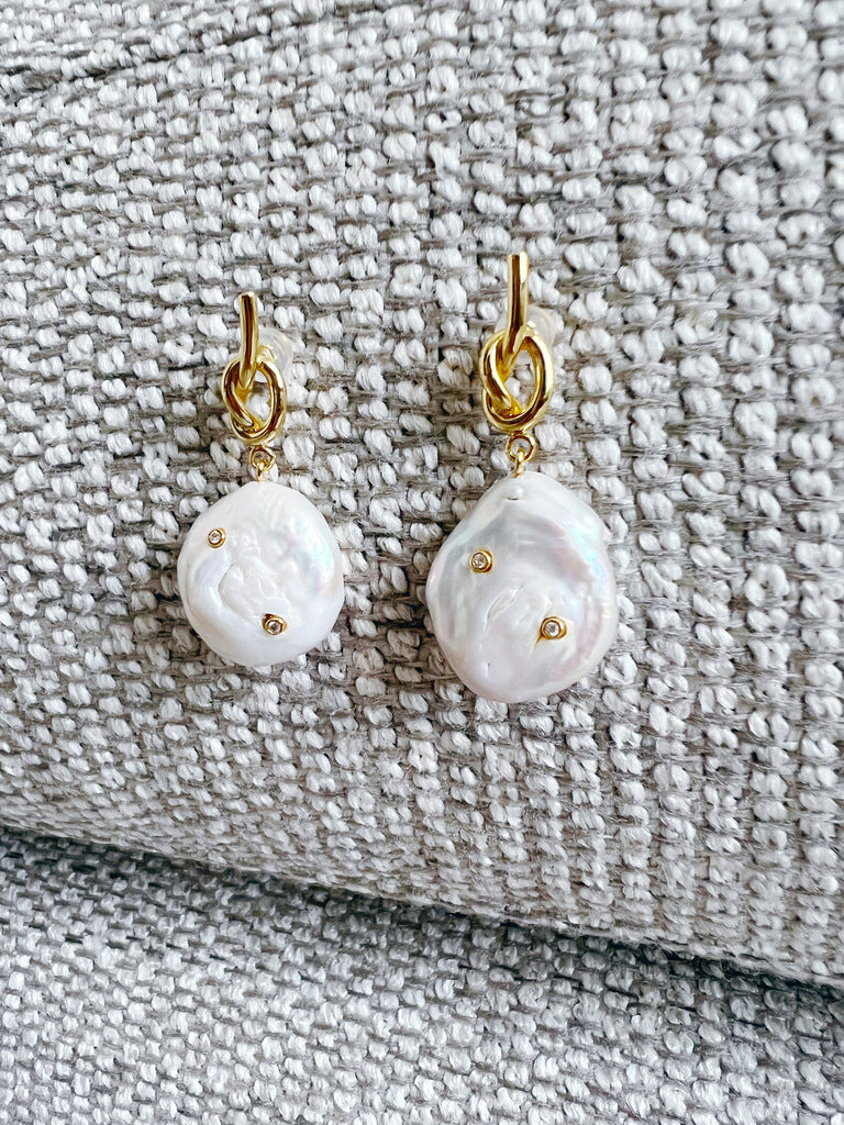 Baroque pearl earrings